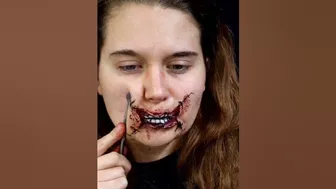 SFX Makeup Removal Compilation 2???? #oddlysatisfying #makeup #makeupremoval #sfx #illusionmakeup #art