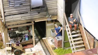 Brilliant Micro Model Railway Diorama from Australia by Kim Marsh (1/32 Scale Model Train Layout)