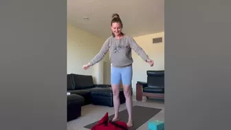 How to fold a yoga blanket