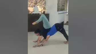 #Acroyoga#acrostretch#partneryoga#yoga#stretching#support#supportive#shorts#viral#trending #short