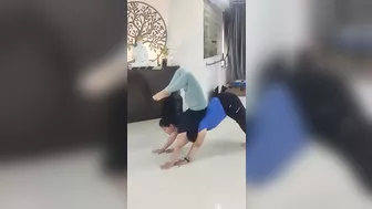 #Acroyoga#acrostretch#partneryoga#yoga#stretching#support#supportive#shorts#viral#trending #short