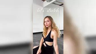 FLEXIBLE like SHAKIRA? ???? #shakira #musicvideo #dancer #flexibility #yogapractice #stretching