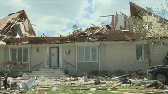 Volunteers lend a hand following Virginia Beach tornado