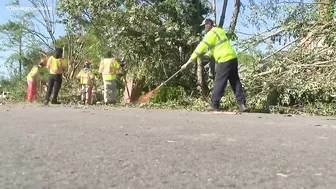 Volunteers lend a hand following Virginia Beach tornado