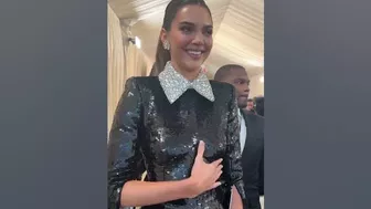 Kendall Jenner Arrives at the Met Gala