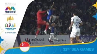 Philippines keeper Setters is knocked out after elbow in the face | Football SEA Games Cambodia 2023