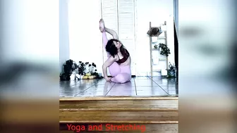 Yoga AND Stretching: "Shining and resilient // female bodies as works of art."