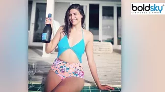 Bollywood Actress Aahana Kumra Multicolor Bikini में Hot Look Viral, Maldives में...| Boldsky