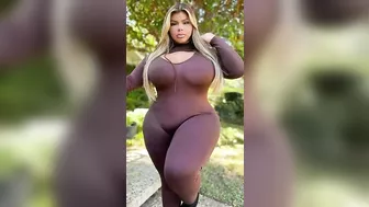 Shell Raven-Curvy Model Plus Size Fashion | Biography, Wiki, Age, Facts Plus Size Fashion Model