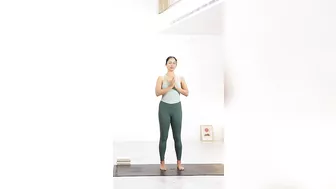 Empieza el día practicando yoga y conecta contigo #short #yoga #rutinayoga