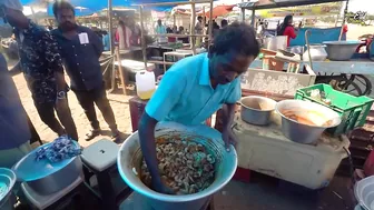 Chennai Anna Selling Tawa Masala Fry Prawns In Marina Beach Rs. 150/- Only l Tamil Nadu Street Food