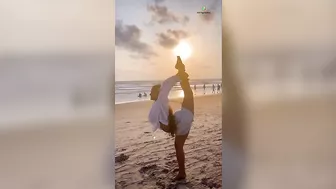 19/05/2023 | Yoga on the Goa beach | My mom at our Goa home | Yoga with Urmi Pandya