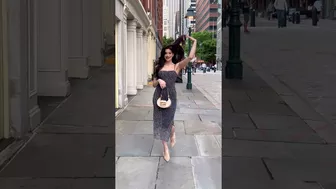 People’s-reactions #short #walkingdownthestreet #peoplesreactions #reactions #model #viral #reaction