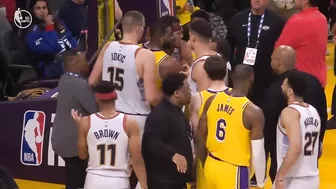 LeBron James shoves Aaron Gordon as they get into altercation ???? Game 4