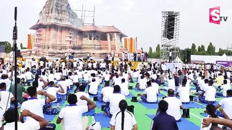 Heroine Sreeleela Doing Yoga | Yoga Mahotsav | SumanTV Vijayawada