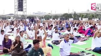 Heroine Sreeleela Doing Yoga | Yoga Mahotsav | SumanTV Vijayawada