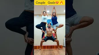 OUTSTANDING ACROBATIC YOGA BY INDIAN COUPLE????||#yoga #shorts #sanak #trending