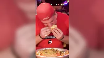 Arabic 5lb “Beast” Burger Challenge at Claw BBQ in Dubai, United Arab Emirates!!