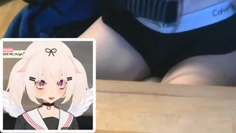 Suko shows her pantsu on stream