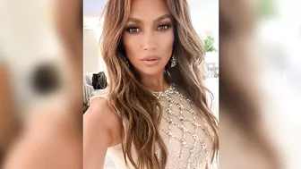 “Dream Woman”: Jennifer Lopez Sizzles in Lace Lingerie Set, Fans Can’t Keep Calm