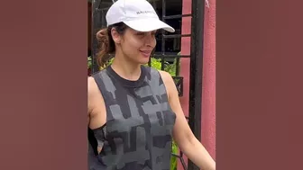 Malaika Arora spotted at Yoga Classes in Bandra | #shortvideo | Shudh Manoranjan