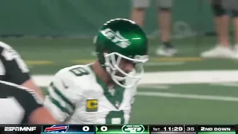 Aaron Rodgers gets injured early in 1st Jets game