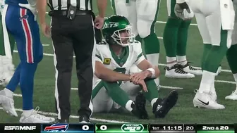 Aaron Rodgers gets injured early in 1st Jets game