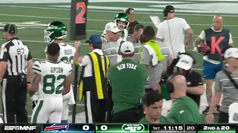 Aaron Rodgers gets injured early in 1st Jets game