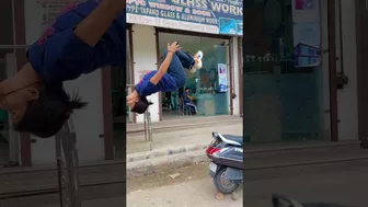 Piche to dekho ???????????????? #shalukirar #ytshorts #stunt #stuntwork #flexibility #shorts