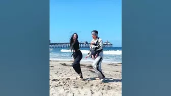 V - ‘Slow Dancing’ at the beach ????‍????‍???? | Ellen and Brian #SlowDancing