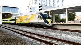 Brightline passengers hop aboard train for weekend travel to Orlando