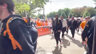 See the Vol Walk ahead of Tennessee's game against UTSA in Neyland Stadium