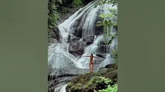 This is our kind of paradise ???? Would you like to travel here? ⛰️ #waterfall #travel #paradise #girl