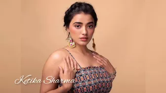 Katika Sharma... (Biography, Age, Height, Weight, Outfits Idea, Plus Size Models, Fashion Model)