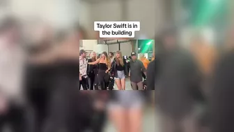 Taylor Swift arrives at MetLife with Ryan Reynolds, Hugh Jackman, & Blake Lively ???? (via DMRussini)