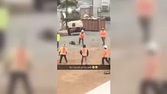 They do a group stretch before work ❤️