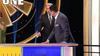 Is Pat Sajak Really Taller Than Penn Jillette? - Celebrity Wheel of Fortune