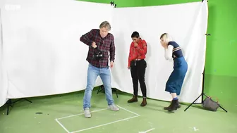 Doctor Who cast goes head-to-head in a Halloween challenge ???????? Doctor Who - BBC