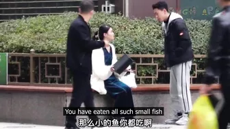 (Eng Sub) Funny Asian Prank On Stranger In The Public Compilation (Let Her Hold The Fish)