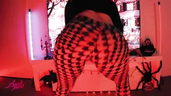 Iggy Azalea, Tyga - Sip It | Halloween Twerk by DHQ Kris Moskov from AussieTwerk