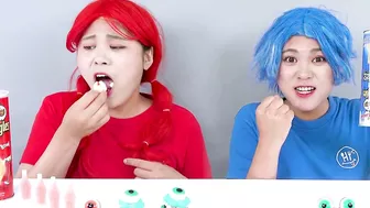 BLUE VS RED FOOD CHALLENGE~! Eating Only 1 Color Food For 24 HRS! Mukbang by HIU 하이유