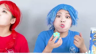 BLUE VS RED FOOD CHALLENGE~! Eating Only 1 Color Food For 24 HRS! Mukbang by HIU 하이유