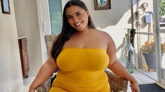 Karla Montolio Plus Size Outfits Model | Big Size | Onlyfans Video | Bio | Wiki | Career & More