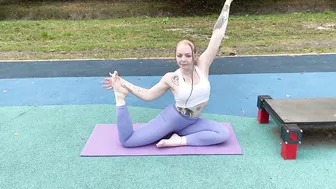 SPLITS AND OVERSPLITS. CONTORTION YOGA. GYMNASTICS FLEX. STRETCHING ROUTINE. HANDSTAND WORKOUT