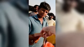 Fresh Orange Juice at the Beach in Karachi, Pakistan ????????