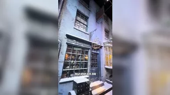 Diagon alley #harrypotter #shortsviral #viral #shortvideo #london #shorts #travel #holiday #uk