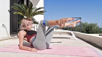 SPLIT STRETCH. FLEXIBLE GIRL. STRETCHING WORKOUT. GYMNASTIC FLEX. CONTORTION YOGA. YOGA FEET