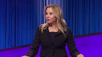 Sneak Peek: Mira Sorvino Has An Oscar, Now Wants This - Celebrity Jeopardy!