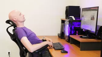 How To Fix Posture & Neck Pain Using A Chair Headrest