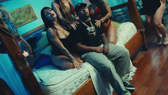 MC Jottak, MC Tuto e MC Vine7 - Lingerie (Matheuszin DJ e Gubeatz) [Clipe Oficial]